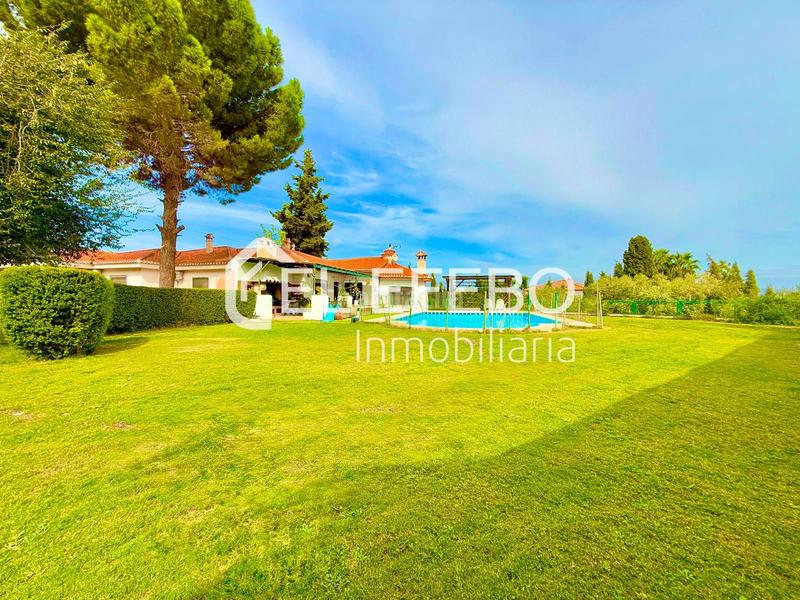 Foto 9771fd64-270c-4c0f-aef3-972b5cc798f5. Chalet con riscaldamento parcheggio piscina in Centro Antequera