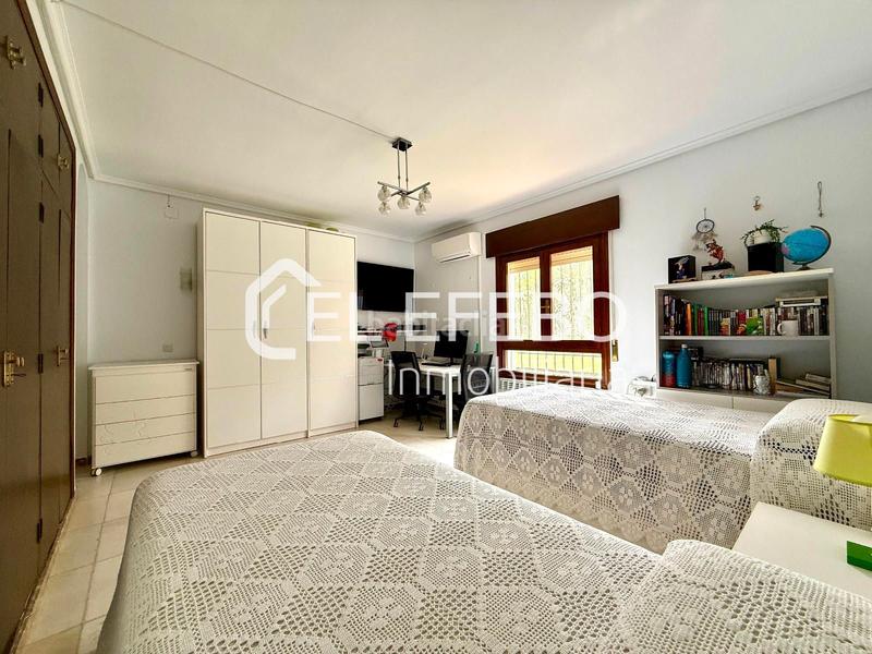 Foto ce2d998b-3acd-41ec-9d03-372086d887b0. Chalet con riscaldamento parcheggio piscina in Centro Antequera