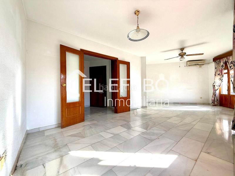 Foto e0169003-ca9b-44a1-b45d-c8f3012cd6b4. Pis amb calefacció aparcament a Cueva de Menga Antequera