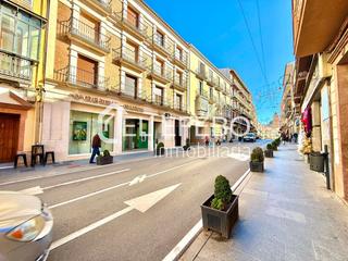 Aparcament cotxe a Infante Don Fernando