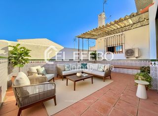 Maison à Villanueva del Rosario. Descubre la comodidad de vivir en grande en pleno centro urbano
