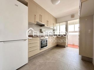 Etagenwohnung in Zona de la Vega. Un piso donde crecer, disfrutar y construir tu futuro.