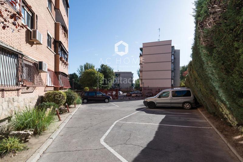 Foto 5873087b-56a5-4f19-a94d-c6cfc7e28b8c. Flat with heating pool in Valleaguado-La Cañada Coslada