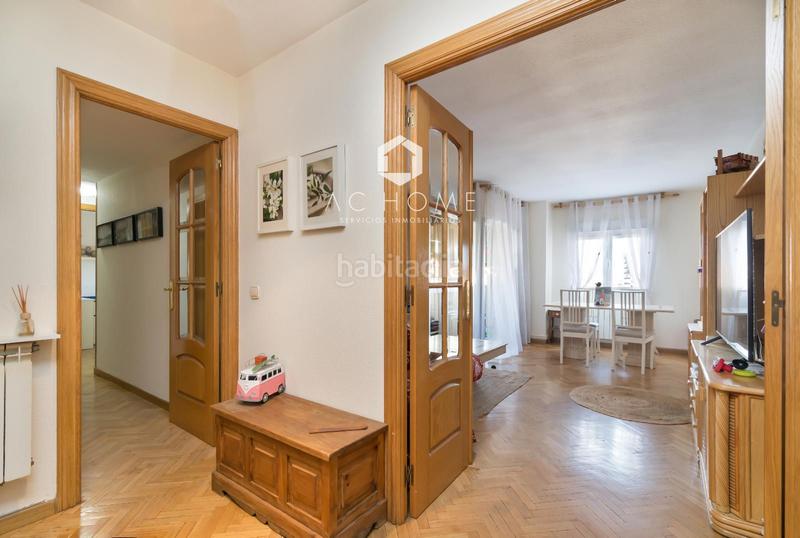 Foto 6d52aa84-a481-4ae1-87a3-c8b40cc608ca. Flat with heating pool in Valleaguado-La Cañada Coslada