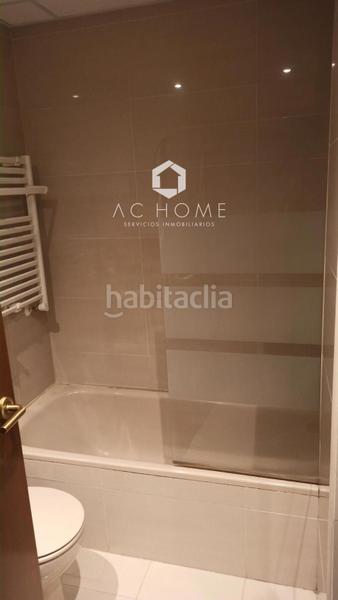 Foto b0e6064c-f63c-41c1-b53d-5e7601a389f4. Àtic amb calefacció aparcament piscina a Las Tablas Madrid