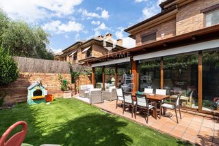Casa adossada a San Agustín de Guadalix