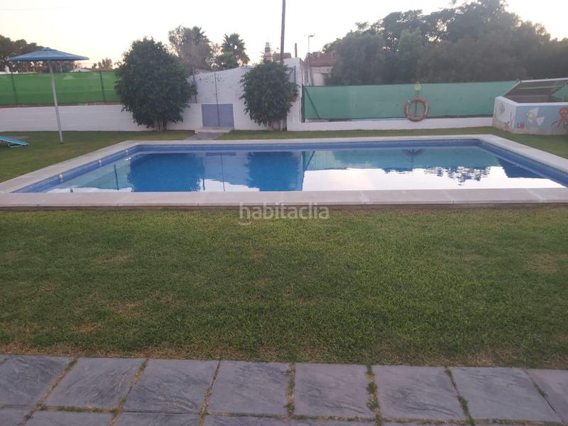 Foto f14525e2-494c-4806-8dba-5765e7ca303e. Lloguer xalet amb piscina a La Banda - Campo de Fútbol Chiclana de la Frontera