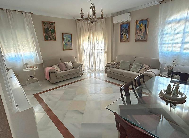 Foto f3c02f14-d784-4cf3-9dd6-065432da8fd9. Casa con parcheggio in Núcleo urbano Chiclana de la Frontera