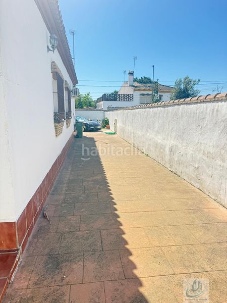 Foto fe961b15-dce5-4683-823d-ddb7fd004e41. Chalet  en Los Gallos Chiclana de la Frontera