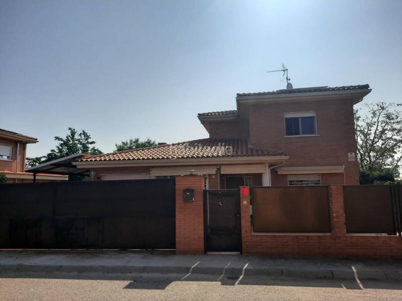 Foto afa7b546-ba7e-45ca-b2cc-b93f27f6bdff. Chalet  en venta en Pozo de Guadalajara