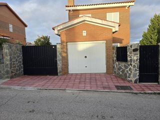 Chalet in Pioz. Chalet independiente en venta en pioz.