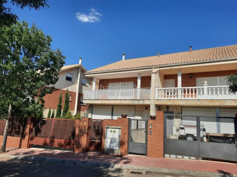 Foto 49f35aba-0bd4-485a-b988-d6bef20d7414. Casa aparellada amb calefacció aparcament a Pioz