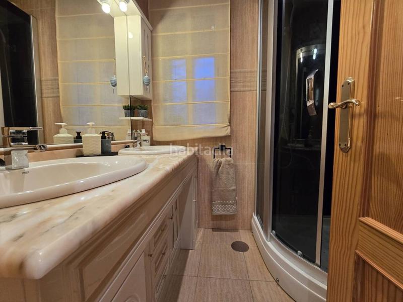 Foto 73b77663-e8c1-4145-bb75-e4d7e11024f1. Chalet avec chauffage parking dans Pioz