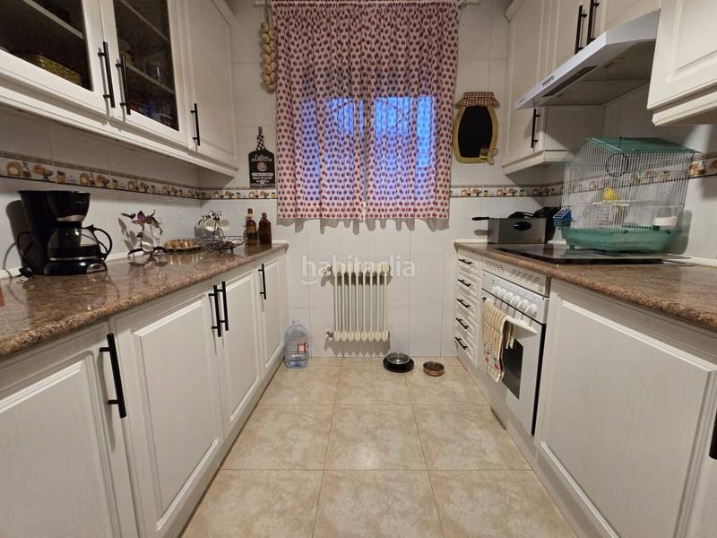 Foto b5279b1e-5aad-4549-aa21-72b9a91ada00. Chalet avec chauffage parking dans Pioz