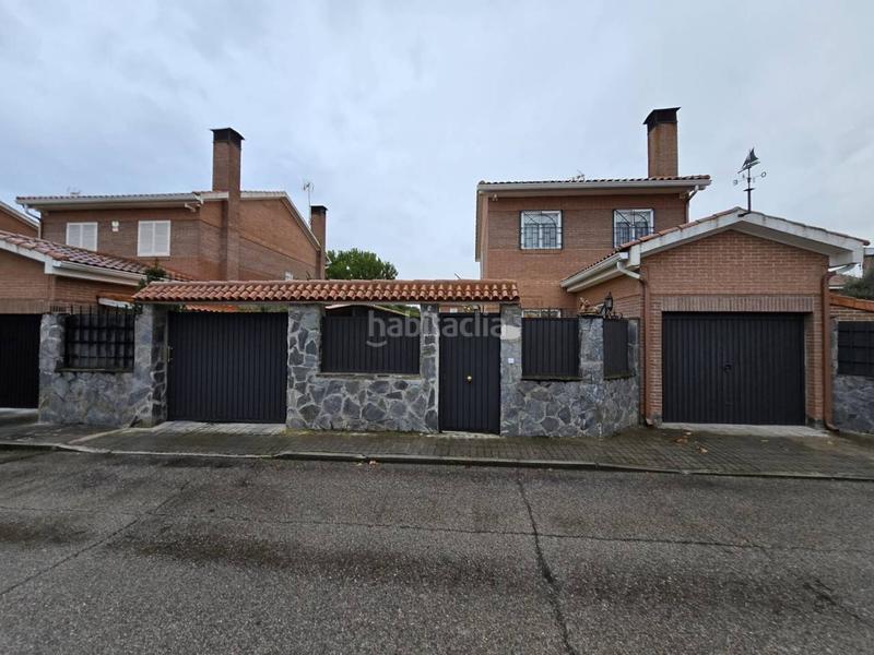 Foto d6d05411-6d79-4161-b3fc-ab451c887b4c. Chalet avec chauffage parking dans Pioz