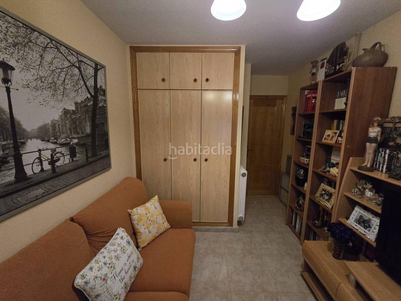 Foto e122707a-e379-42d6-abc5-7ee6997b58e7. Chalet avec chauffage parking dans Pioz