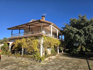 Chalet à Pioz. Chalet en venta en pioz