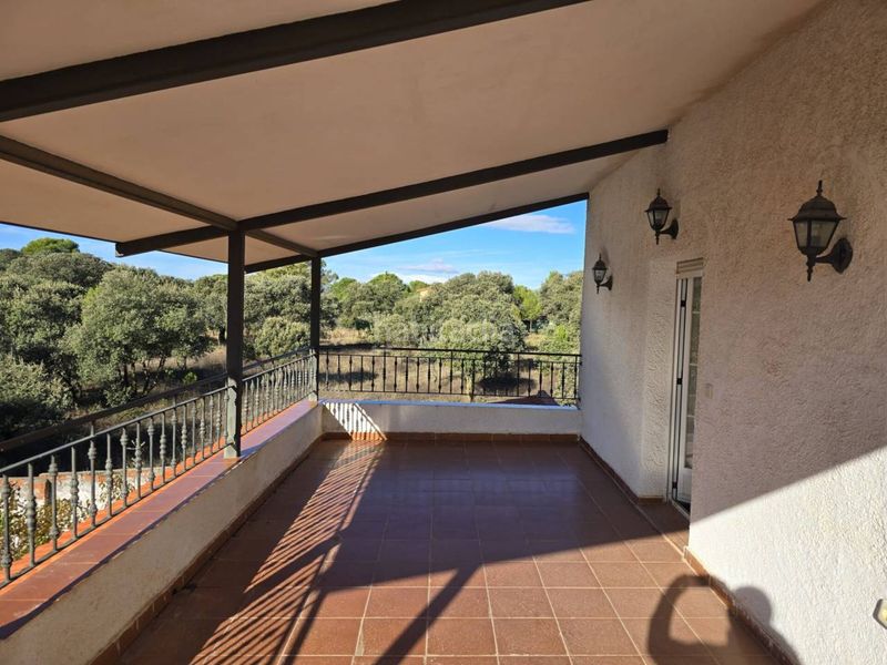 Foto 7d306adb-a000-4f6c-be2f-3ed809ebda05. Chalet  en venta en Pioz