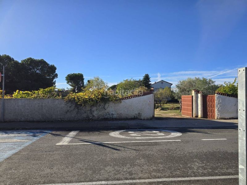 Foto cb8ea1f0-5f2b-45aa-b7ff-5f441cbdafba. Chalet  en venta en Pioz