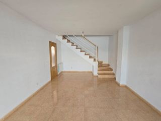 Semi detached house in Pioz. Chalet adosado en venta en pioz