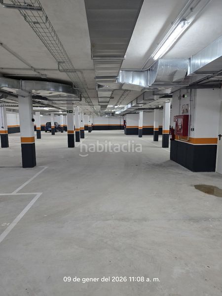 Foto 11381fd6-df4a-4177-b28d-43e438cf2801. Aparcament cotxe a Canet de Mar