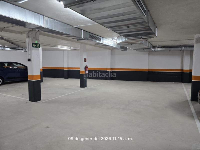 Foto 138d8673-30bd-4bfd-9fd2-72f930f087b2. Aparcament cotxe a Canet de Mar