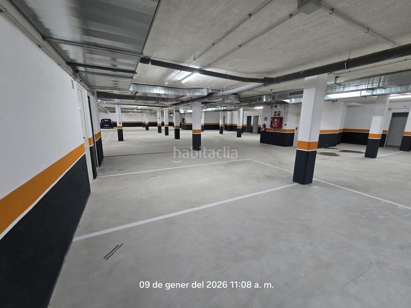 Foto 4cd0cf2d-270e-4114-83ae-2906a9b140f3. Aparcament cotxe a Canet de Mar