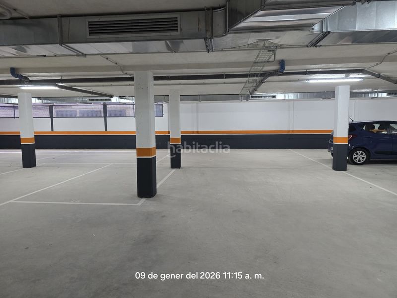 Foto bf3576a1-a5b0-4f79-83b3-8efb63ca7cef. Aparcament cotxe a Canet de Mar