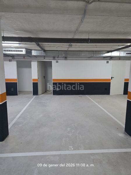 Foto e01319fd-fa21-4067-a338-04835f45d268. Aparcament cotxe a Canet de Mar