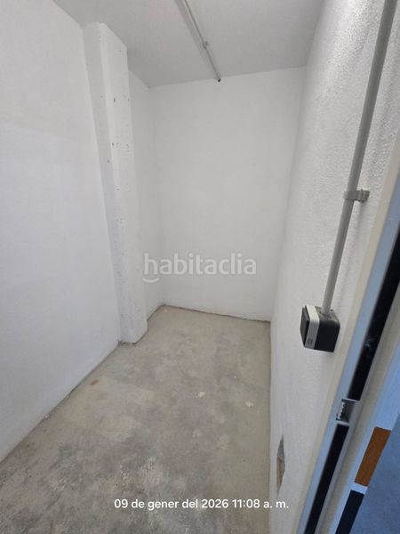 Foto ecbda589-3016-46c3-90fb-8e3eaec6f839. Aparcament cotxe a Canet de Mar