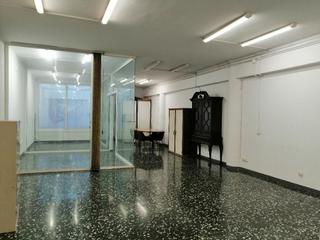 Location Local commercial  Carrer de casanova. Se alquila local  de unos 155m diafanos, muy buena ubicación , c