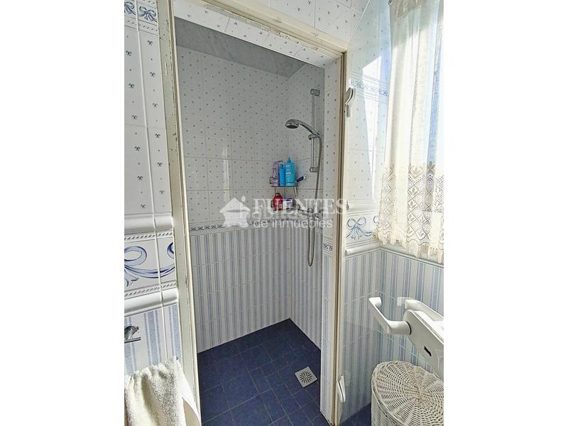 Foto 1652d6f9-b9ac-4ef0-a170-0c1f32dc5643. Xalet amb aparcament piscina a Pueblo Guardamar del Segura