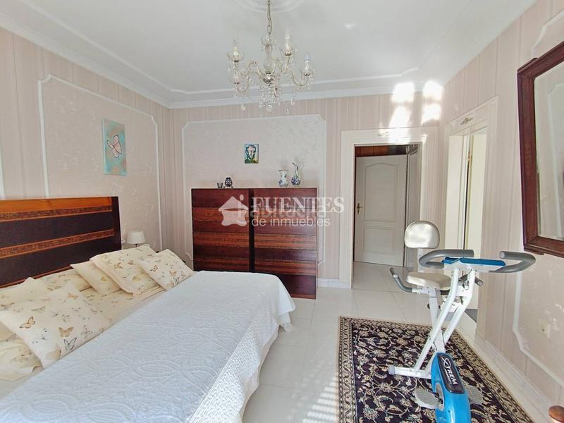 Foto 55e6b31e-7991-4b1c-a23b-b7d9ba918be6. Xalet amb aparcament piscina a Pueblo Guardamar del Segura