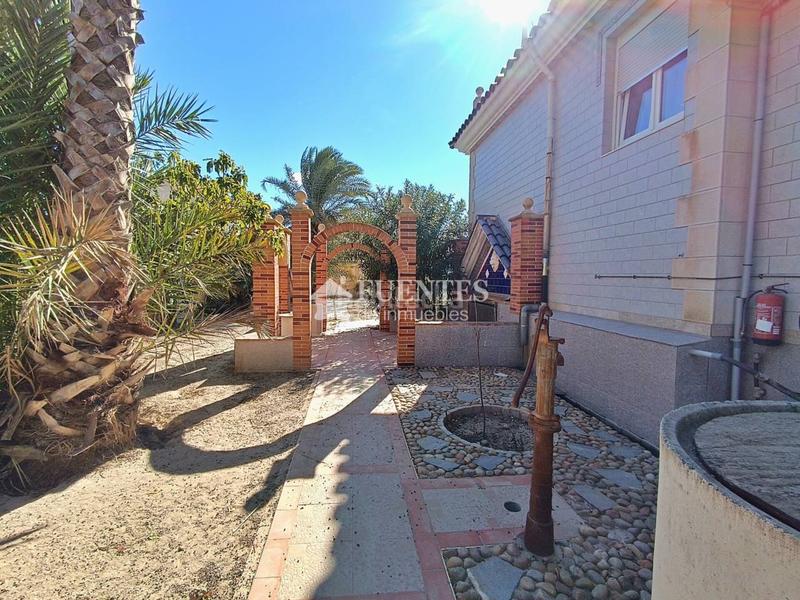 Foto f50a642a-18cf-4d76-842a-000524013631. Xalet amb aparcament piscina a Pueblo Guardamar del Segura