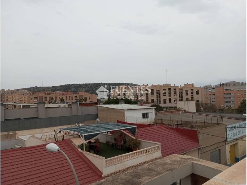 Foto a20382b6-34c6-44be-9e6f-6bfb821e16a1. Casa adosada venta de casa adosada alacant en Garbinet - Parque de las Avenidas Alicante