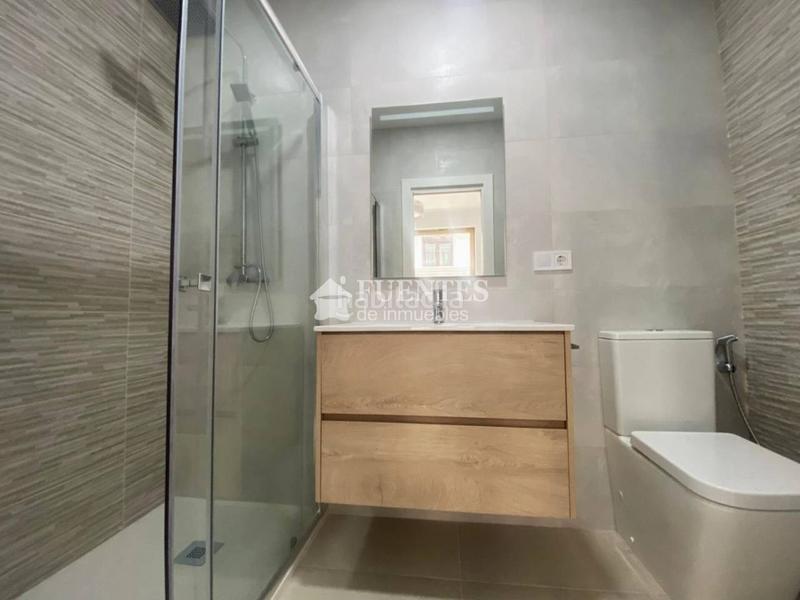 Foto 30b5918a-c608-4fae-ab0c-a051d0d38382. Piso junto a la rambla en Barrio del Centro Alicante