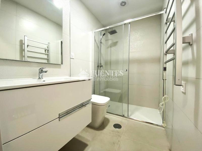 Foto 3ac9dc24-510d-40a2-96f2-a1528fe4fb24. Piso junto a la rambla en Barrio del Centro Alicante