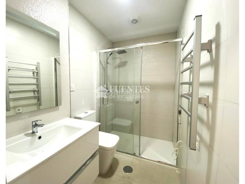 Foto ce16dba2-2e60-4471-95fc-0cdf232739aa. Piso junto a la rambla en Barrio del Centro Alicante