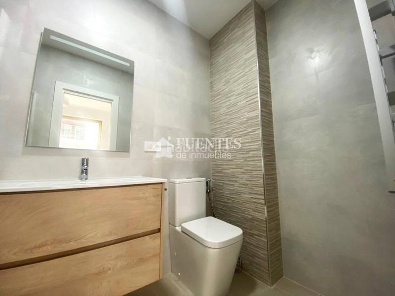 Foto fce2d695-79da-4747-b1d3-6a61edd9bd39. Piso junto a la rambla en Barrio del Centro Alicante