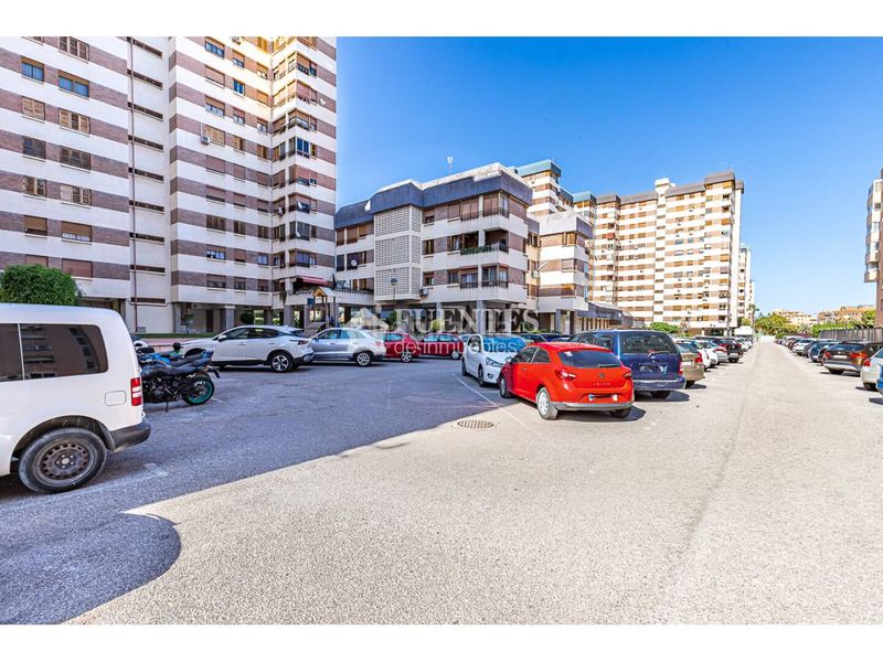 Foto 484f1166-f964-44e6-b109-6ca63d2ff7bd. Pis amb aparcament a Babel Alicante