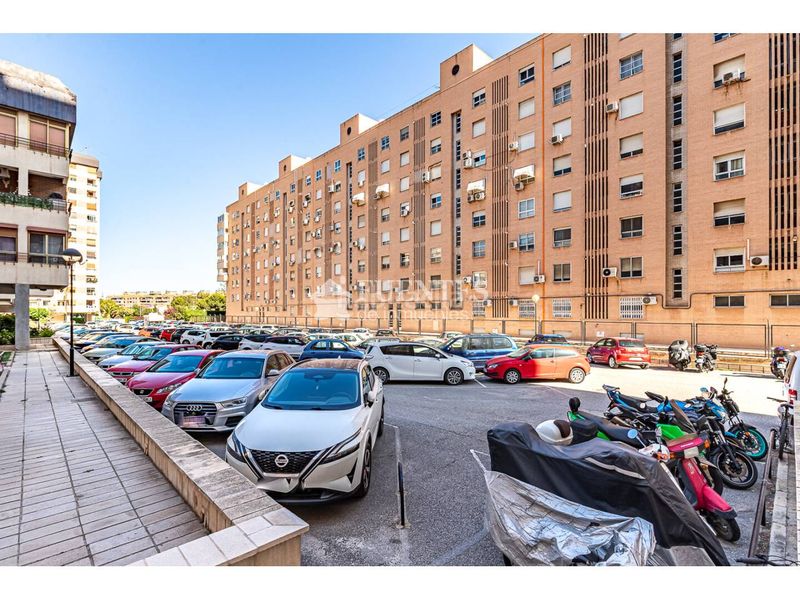 Foto 65b03ea7-3c5d-4908-817c-4c628e11a546. Pis amb aparcament a Babel Alicante