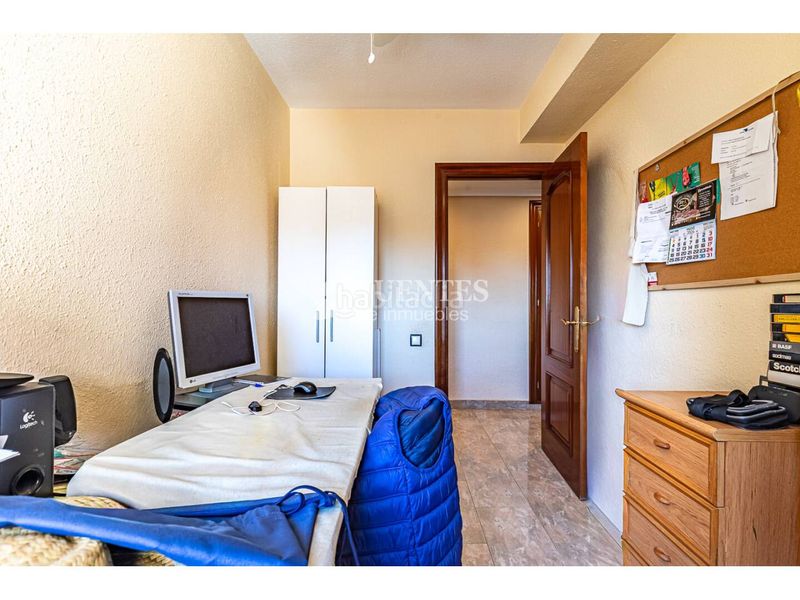 Foto f933210e-7760-414c-b687-3b611b63abf2. Pis amb aparcament a Babel Alicante
