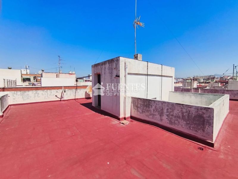 Foto adda7acb-a96d-4c0a-b4d6-78bac8154ba5. Apartament a Carolinas Altas Alicante