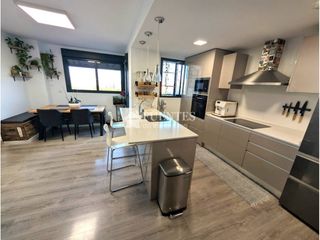 Pis a Paus - Polígono San Blas. Venta de piso luminoso de 3 habitaciones en alicante  pau