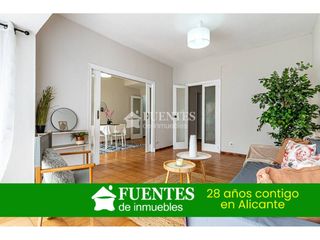 Pis  Calle poeta campos vassallo. Gran piso con terraza y ascensor junto al mercado central. alica