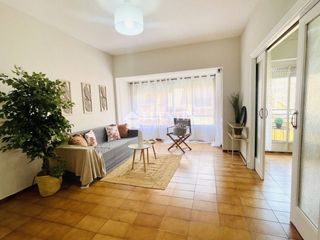Pis  Calle poeta campos vassallo. Gran piso con terraza y ascensor junto al mercado central. alica