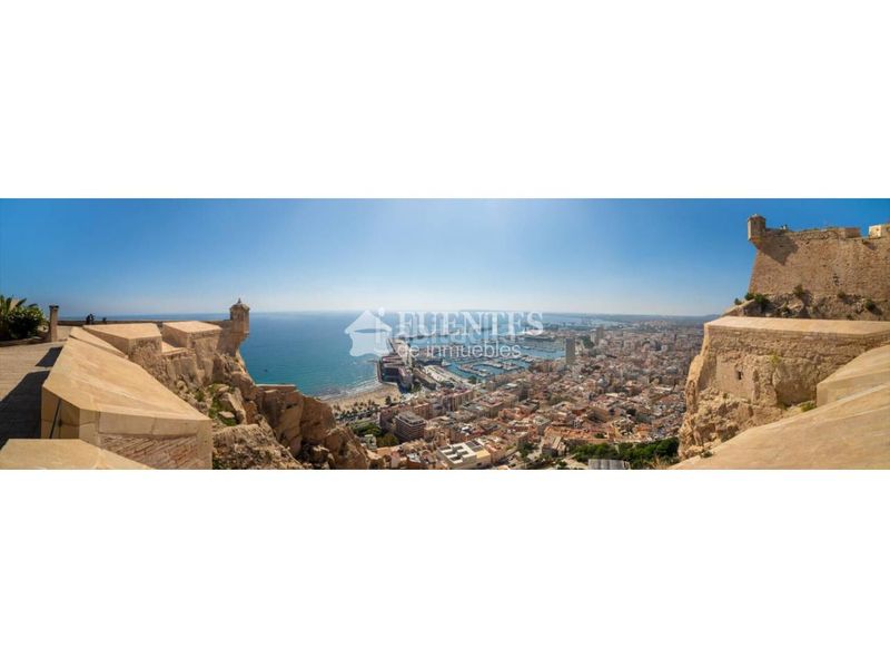 Foto ccdf100b-1405-4771-a7bb-2e85fc4705a2. Pis a Casco Antiguo - Sta. Cruz - Ayuntamiento Alicante