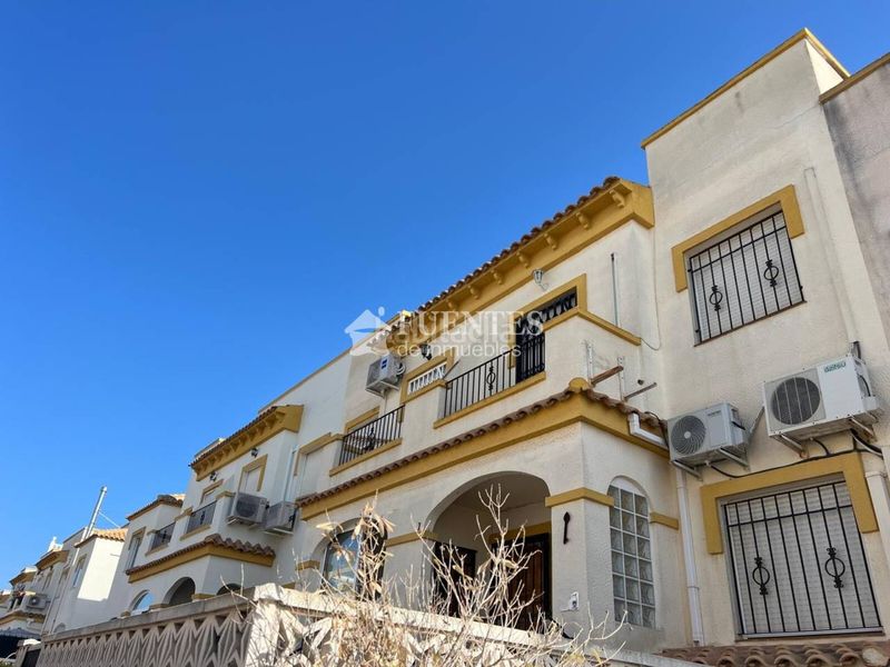Foto a4072b69-34f6-466b-afbb-be95e7b27dd3. Casa amb piscina a Monte y Mar Santa Pola