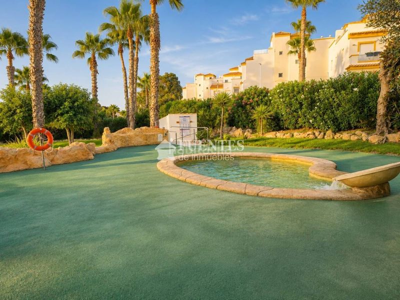 Foto d76ea1bc-9d1d-4b50-bcfd-84e4792d1a96. Casa amb piscina a Monte y Mar Santa Pola