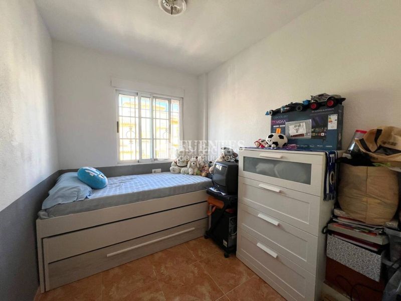 Foto ef5bd530-fddc-443f-8ca9-93951fb17b20. Casa amb piscina a Monte y Mar Santa Pola